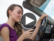 Este aterrador video muestra lo fácil que es distraerse al volante