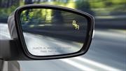 ¿Cuál es la importancia del detector de punto ciego en un auto?