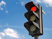 Top 10: Las ciudades de Estados Unidos más peligrosas para cruzar un semáforo en rojo
