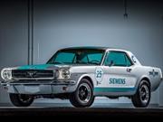 Goodwood 2018: Ford Mustang 1965 "autónomo", pasó raspando
