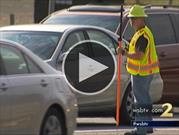 Policías disfrazados para multar a conductores que usan el teléfono celular 