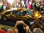 Rapero Flo Rida viste de oro su Bugatti Veyron