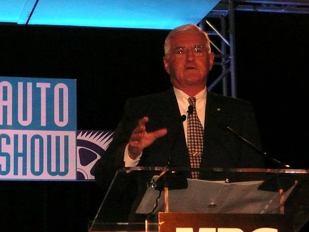 Bob Lutz habla sobre la renuncia de Fritz Henderson