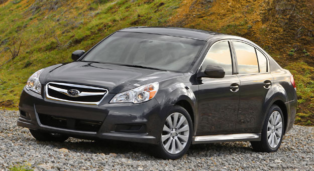 Subaru llama a revisión Outback y Legacy 2010