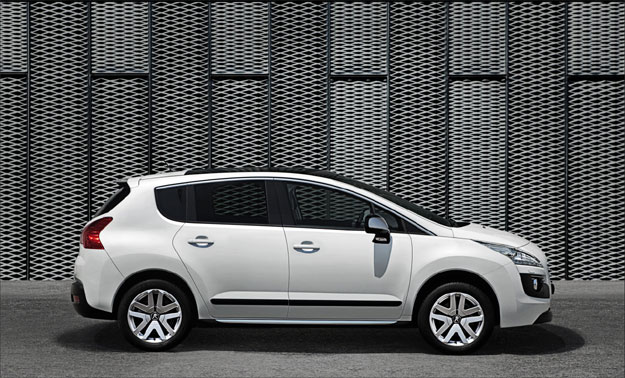 Peugeot 3008 HYbrid4, con motor eléctrico y diesel