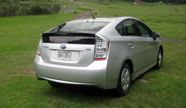 Toyota llama a revisión al Prius