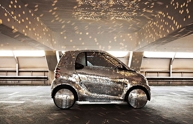 Smart Electric Drive Disco Ball Look, reflejo sobre ruedas