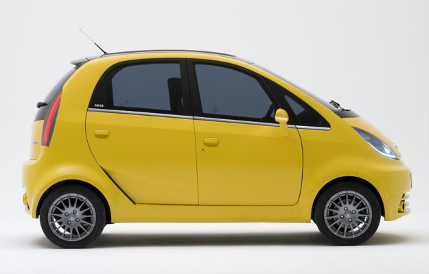 En India regalan un Tata Nano por cada vasectomía