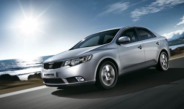 El Kia Cerato Forte llegó al país