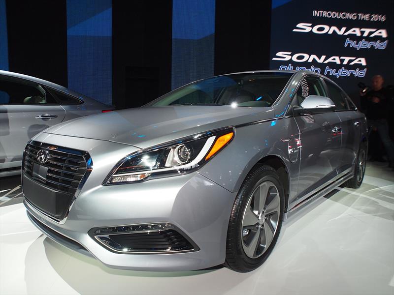 Hyundai Sonata Hybrid 2016 se moderniza