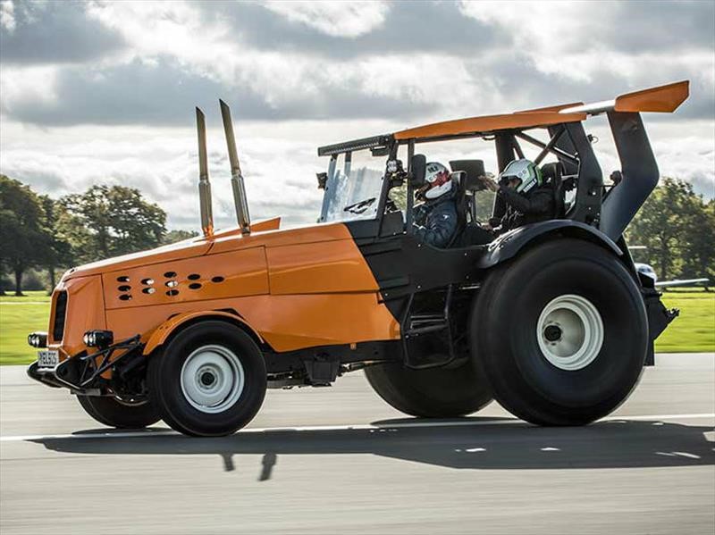 Track-tor es el tractor más rápido del mundo