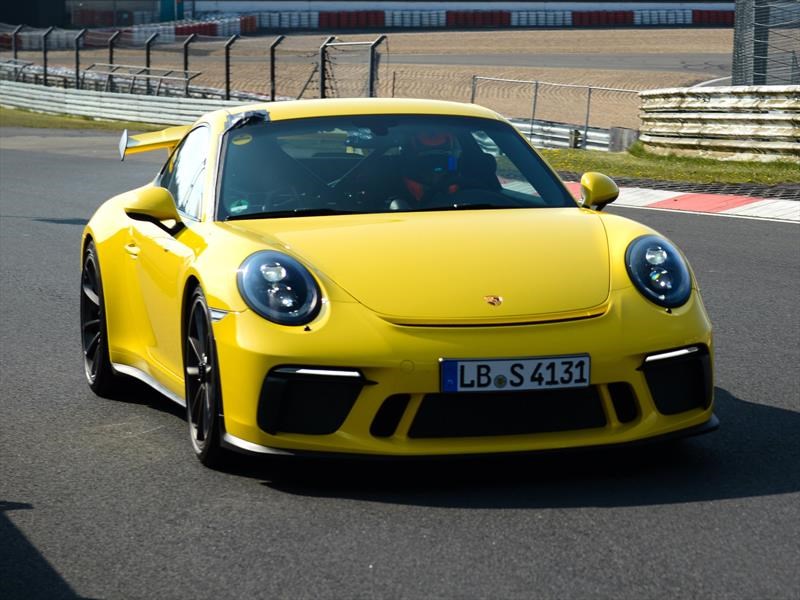 Porsche 911 GT3 2018 se luce a lo grande en Nürburgring
