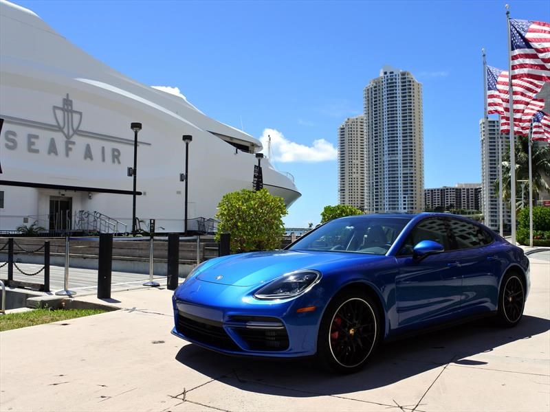 Manejamos un Porsche Panamera en Miami