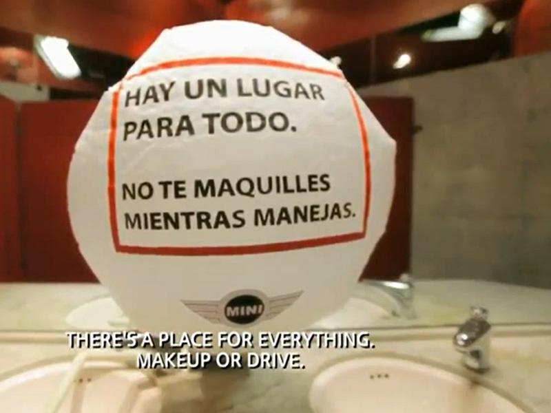 Video: No te maquilles mientras conduces