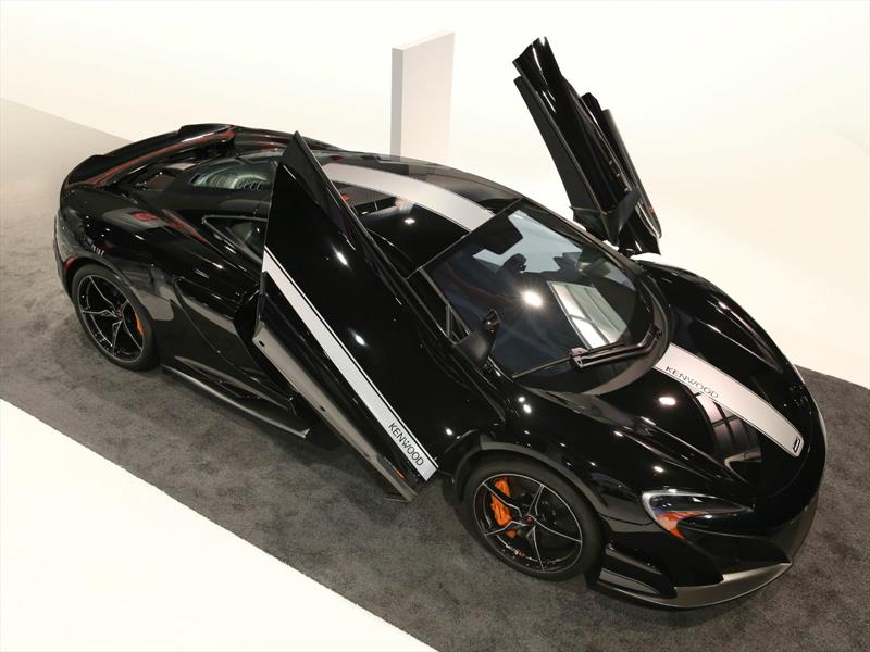 McLaren 675LT Coupé por JVCKENWOOD