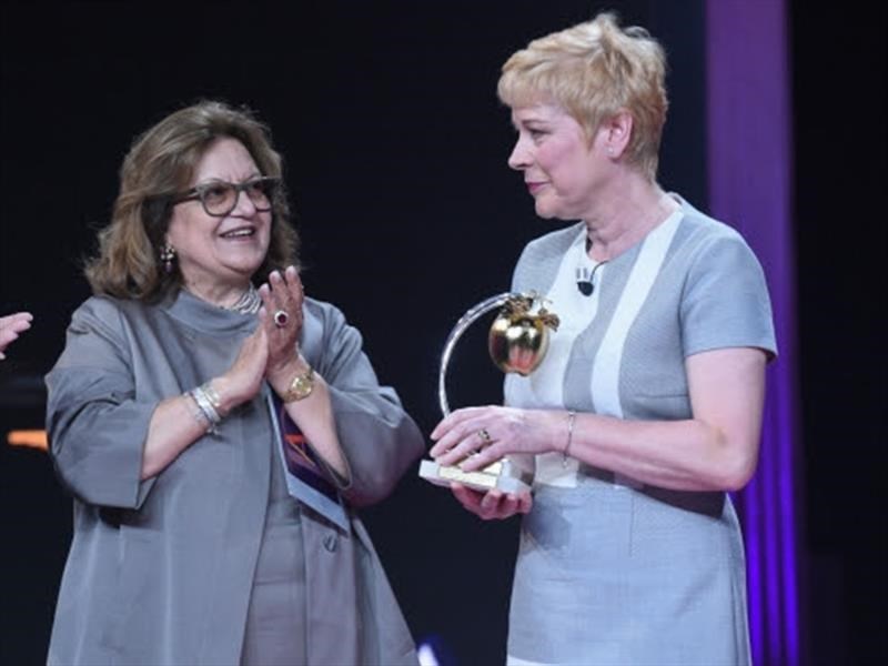 Directora General de Citroën recibe premio