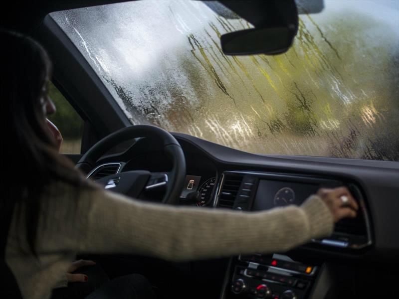 Cómo desempañar el parabrisas del automóvil