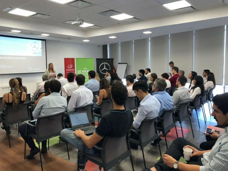 Mercedes-Benz suma a Andreani a su plataforma de carpooling en Argentina