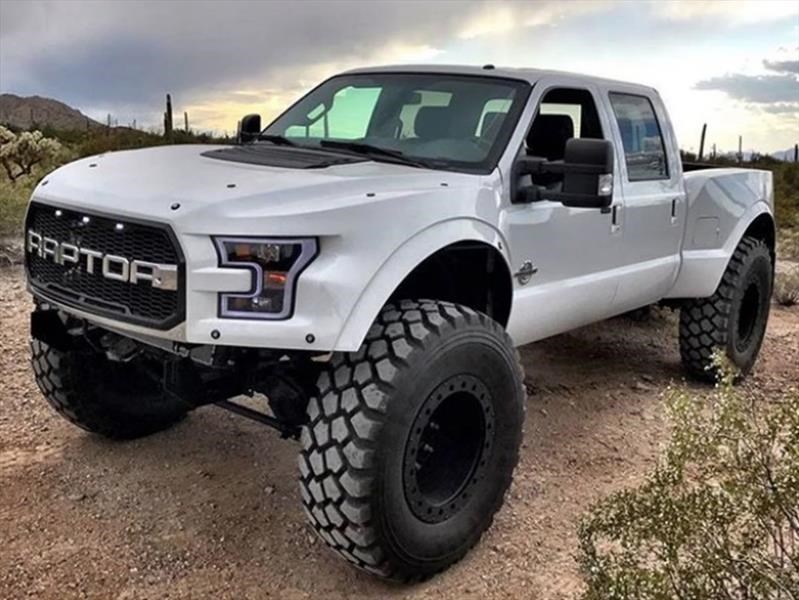 MegaRaptor y SuperRaptor, un par de pick ups dementes