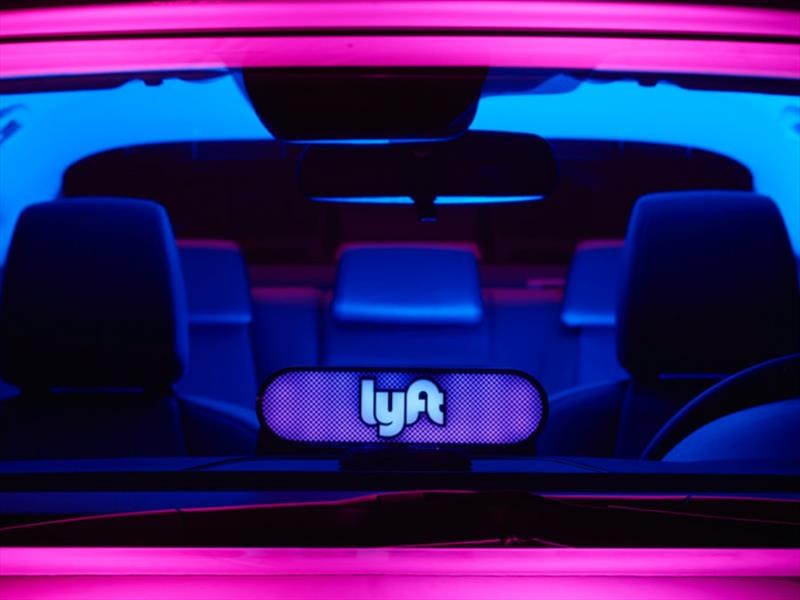 Jaguar Land Rover hace alianza con Lyft para conducción autónoma