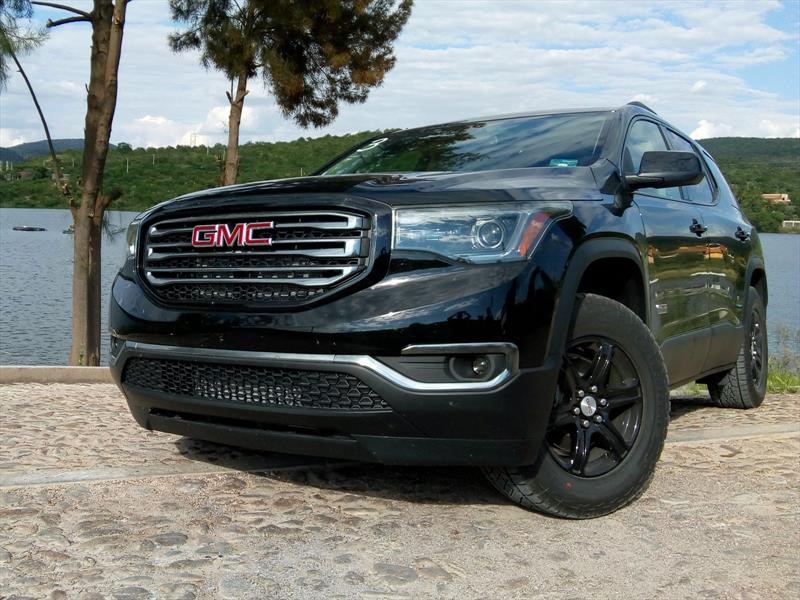GMC Acadia All Terrain 2019 llega a México en $826,800 pesos