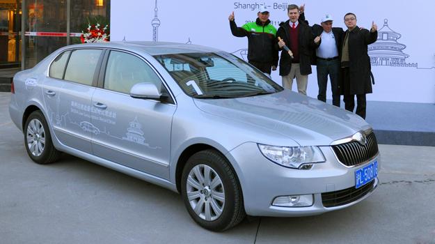 Skoda Superb 1.4 TSI recorre 1.200 kilómetros con sólo 60 litros de bencina