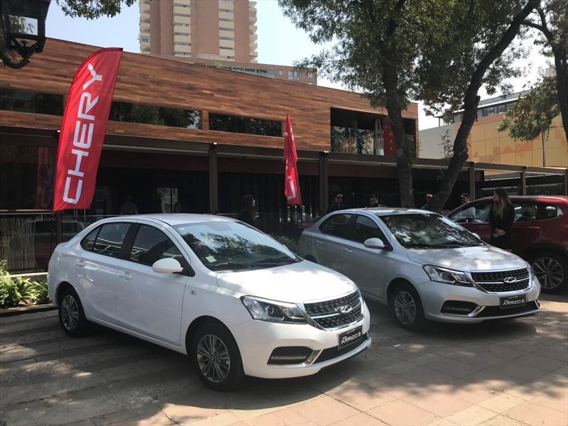 Chery apuesta por los sedanes y renueva el Arrizo 3