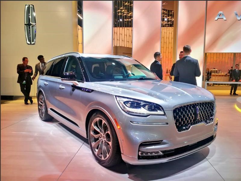 Lincoln Aviator 2020 ostenta mucha tecnología y poder