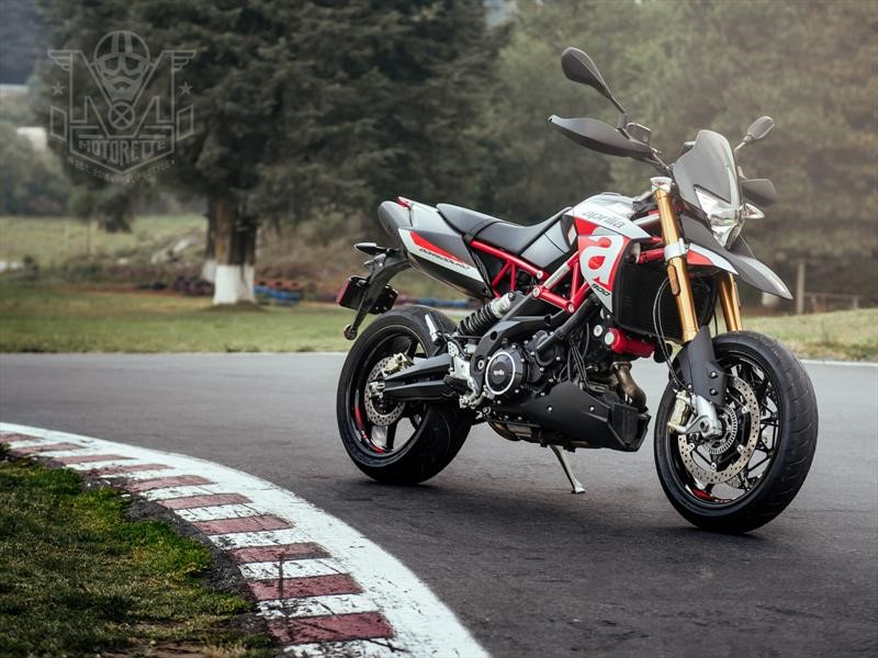 Manejamos la Aprilia Dorsoduro 900