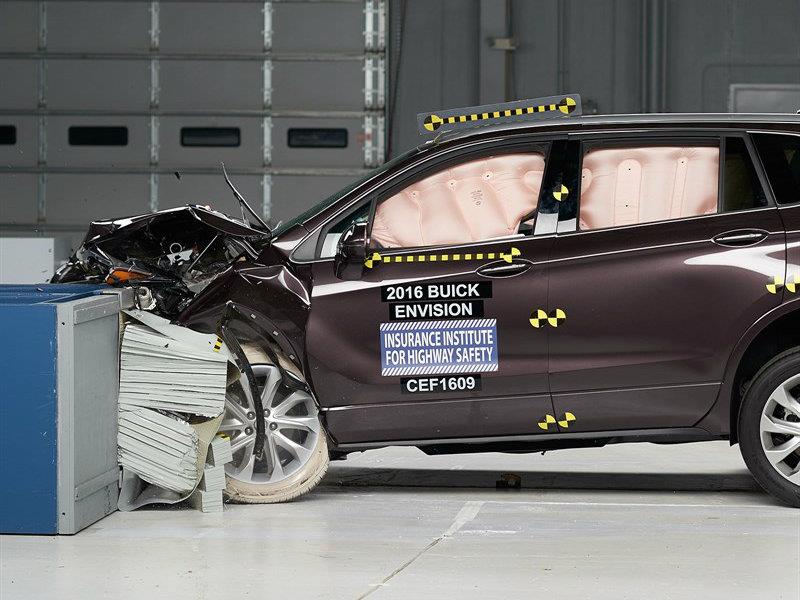 Buick Envision 2017 galardonada con el Top Safety Pick+ del IIHS