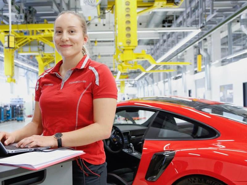 Porsche crece en todos los sentidos