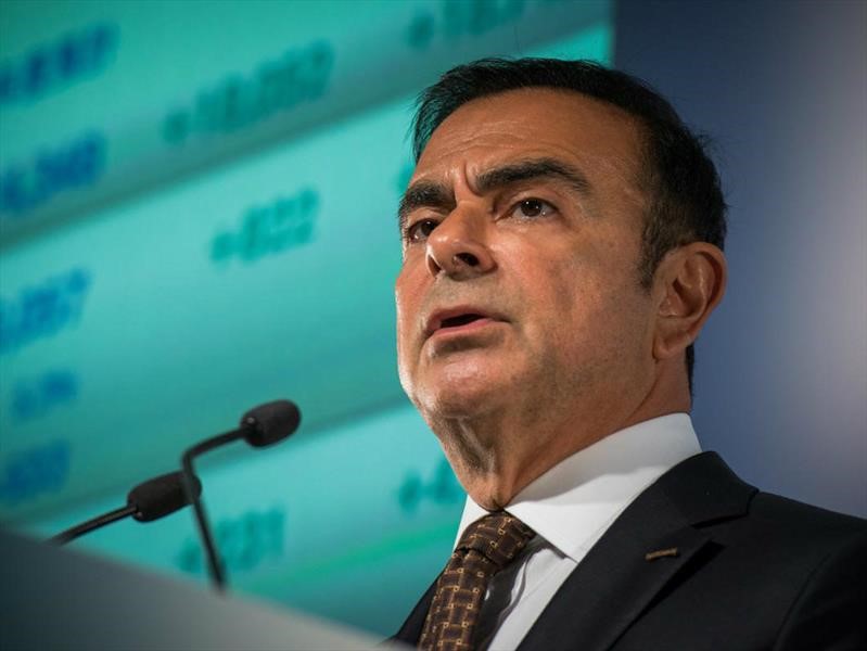 Nissan despide a Carlos Ghosn