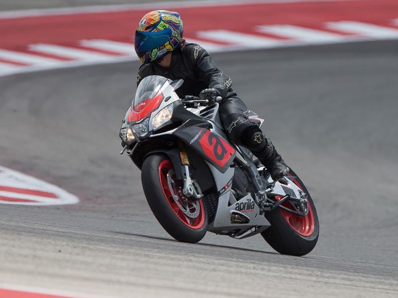 Aprilia RSV4 2017 a prueba