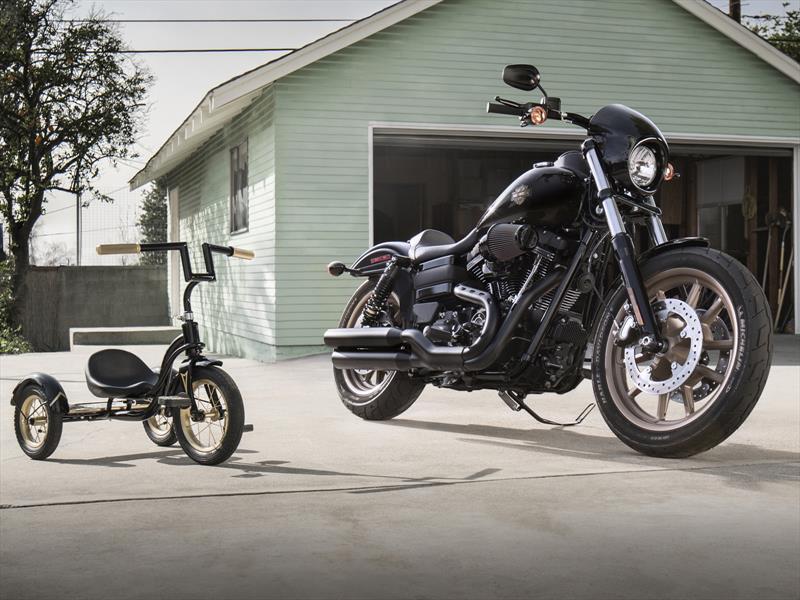 Harley-Davidson and... "LiveYourLeyend"