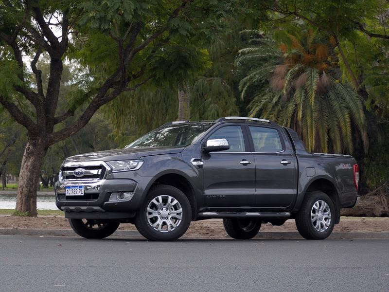Prueba Ford Ranger 2.2L y 3.2L MY19