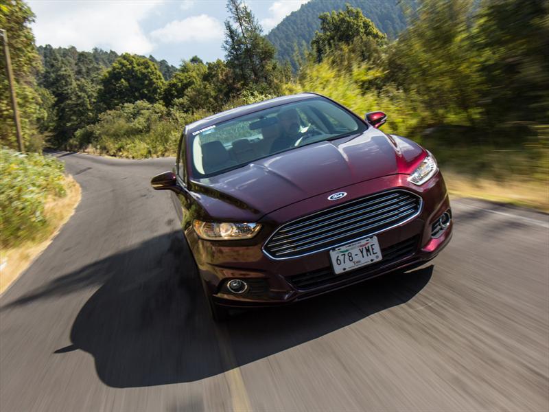 Ford Fusion Híbrido 2013 A Prueba