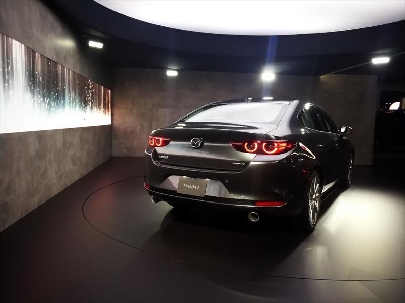 Nuevo Mazda3, se renueva por completo y apunta a lo más alto