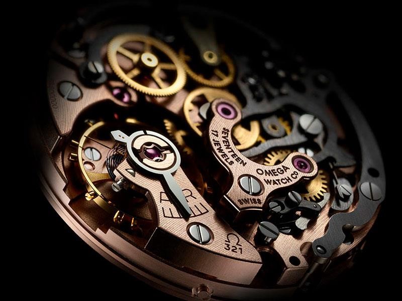 Omega reintroduce el Calibre 321, movimiento original del reloj de luna