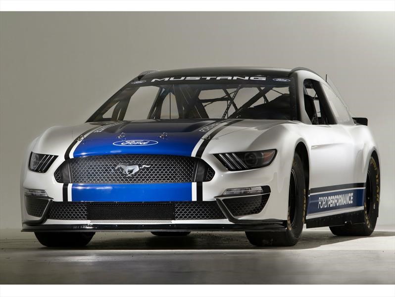 Ford Mustang NASCAR Cup está listo para competir con el Chevrolet Camaro ZL1 NASCAR Cup