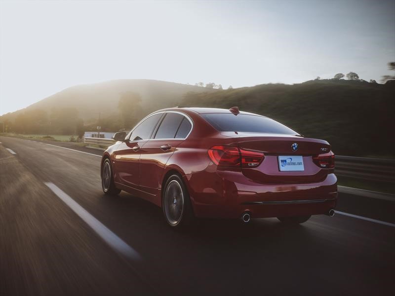 Manejamos el BMW Serie 1 Sedán 2019