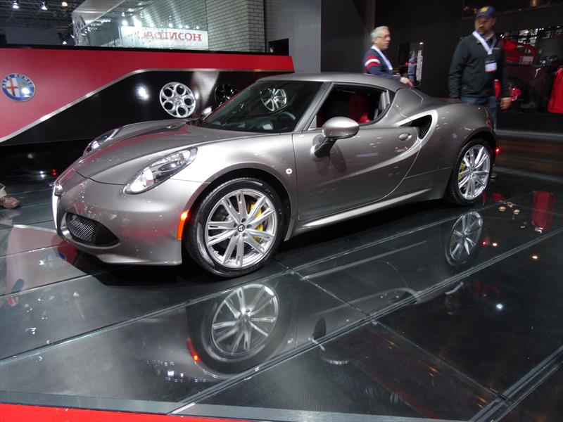 Alfa Romeo 4C 2015 debuta en Norteamérica