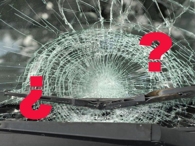 Qué hacer si se rompe el parabrisas con el automóvil en movimiento
