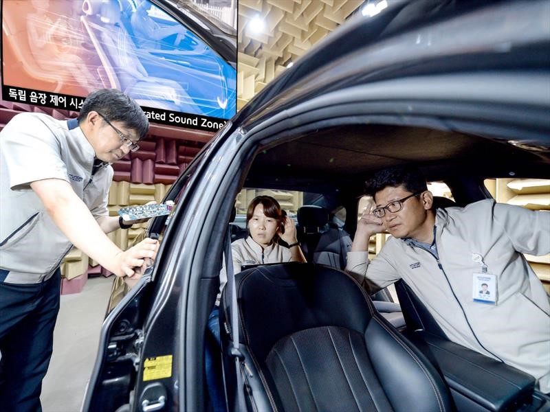 Cada pasajero escuchará su propia música sin audífonos en los futuros modelos de KIA