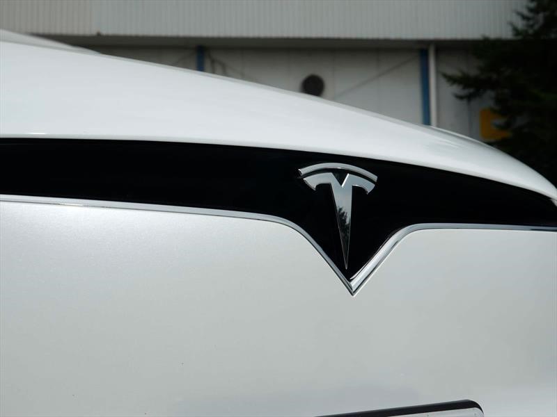 ¡Orale!: Tesla coquetea con producir tequila