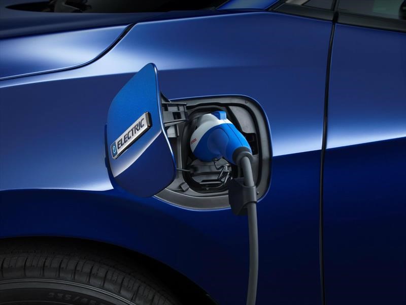 Se pronostica que para 2040, uno de cada tres autos sea eléctrico