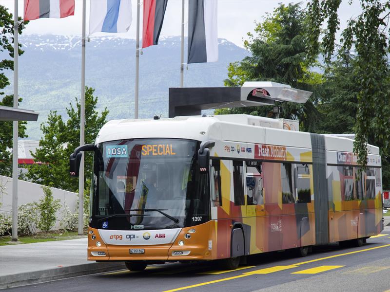 Autobuses eléctricos se recargan en 15 segundos