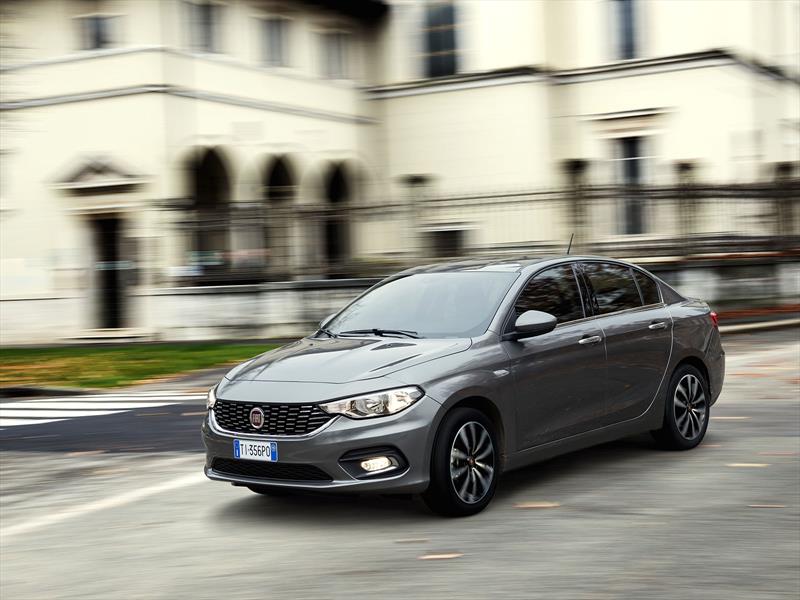 Manejamos el nuevo FIAT Tipo en Italia