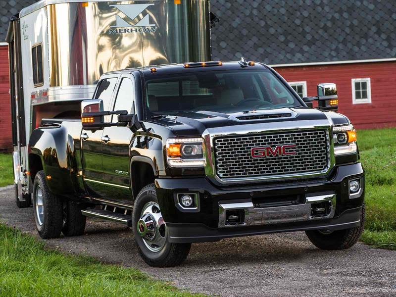 GMC Sierra Heavy Duty 2017, explosión de torque GMC Sierra Heavy Duty 2017, explosión de torque