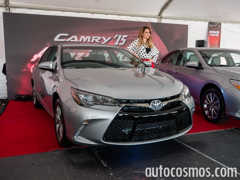 Toyota Camry 2017 Llega A México Desde 326 600 Pesos