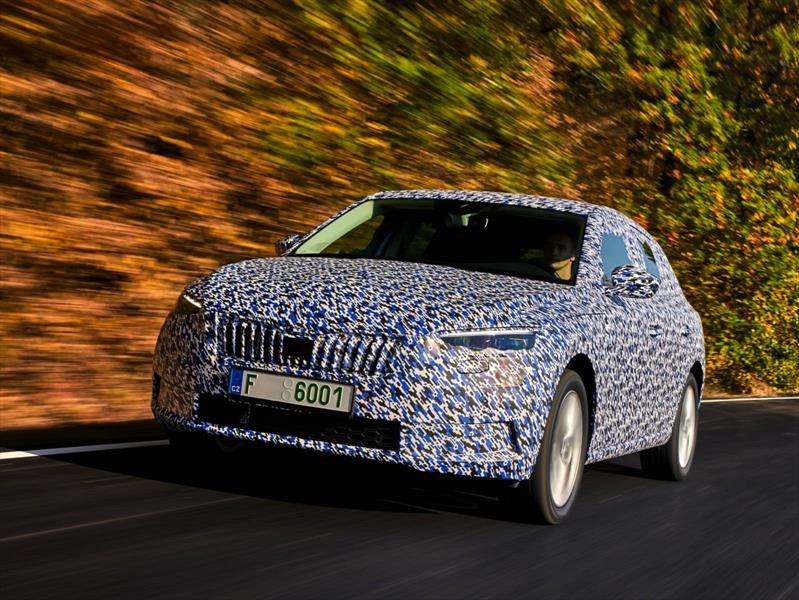 Skoda comienza a develar el nuevo Scala